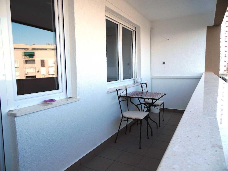 Eurit Apartment Shown In Detail Split Exteriör bild